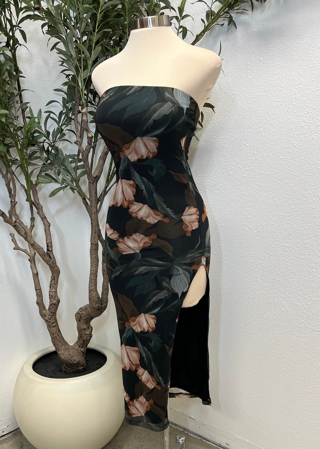 Taylor Floral Dress – Le Pink Chateau